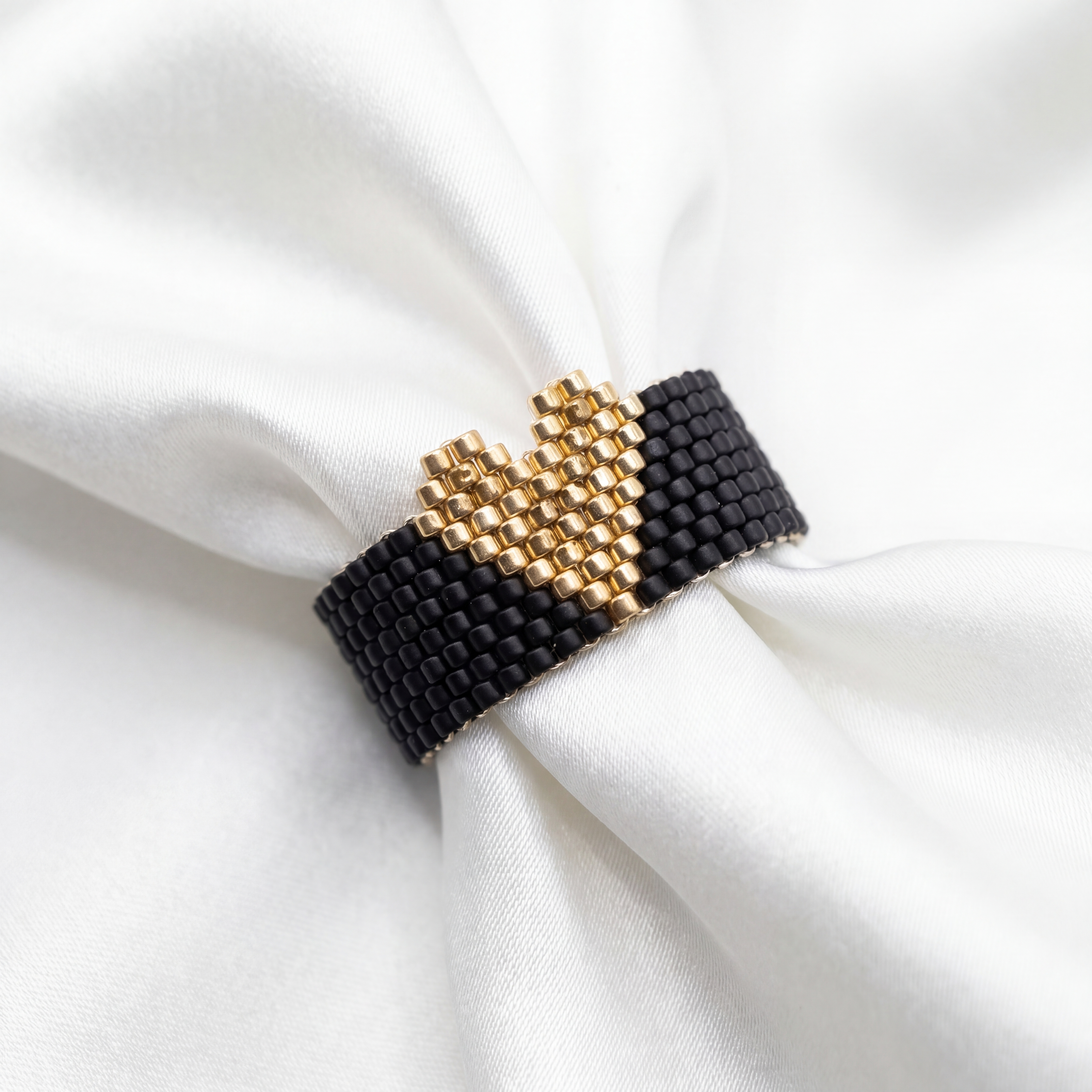 Jak Vyrobit Ručně Šitý Korálkový Prsten: Podrobný Návod Krok za Krokem